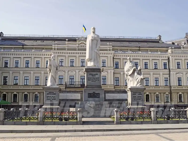 Monument-of-Princess-Ogla-Ukraine_web