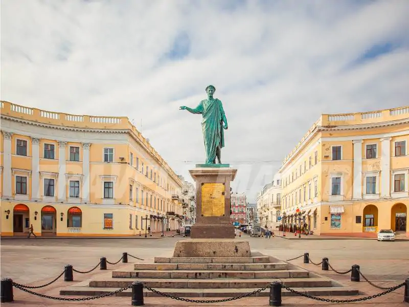 Monument-of-Duke-de-Richelieu-Ukraine_web