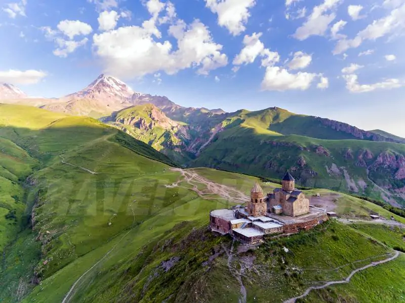 gergeti-trinity-church-georgia_web