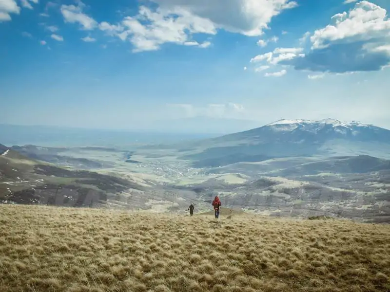 teghnis-mountains-armenia_web